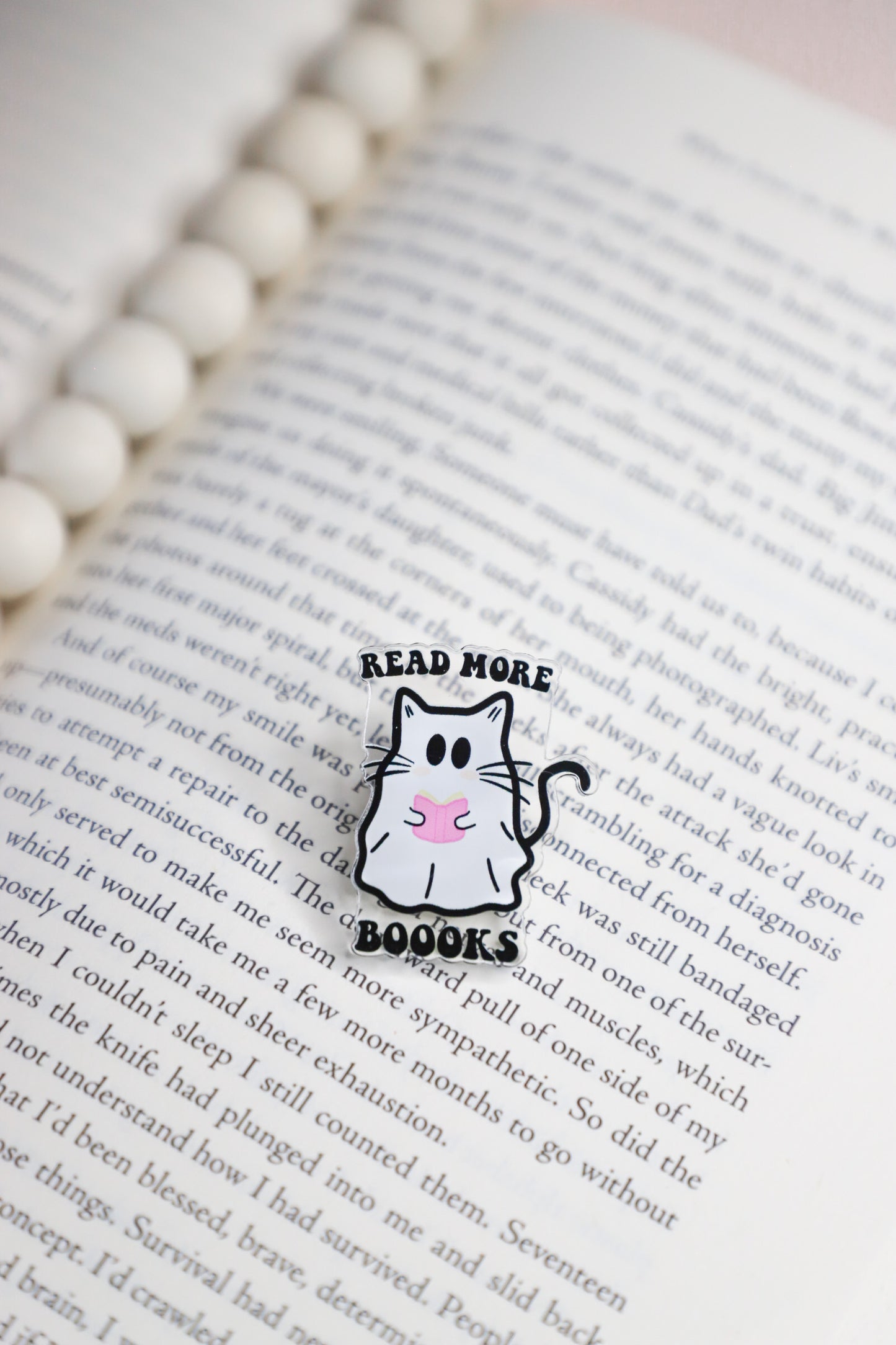 Read More Boooks Acrylic Pin